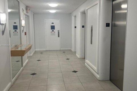 Copropriété à louer à Miami Beach, Floride: 1 chambre, 84.54 m2 № 1984214 - photo 19