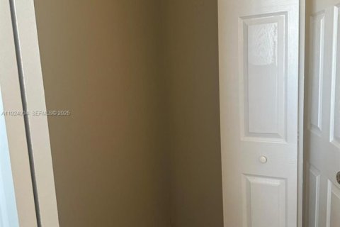 Copropriété à louer à Miami Beach, Floride: 1 chambre, 84.54 m2 № 1984214 - photo 17