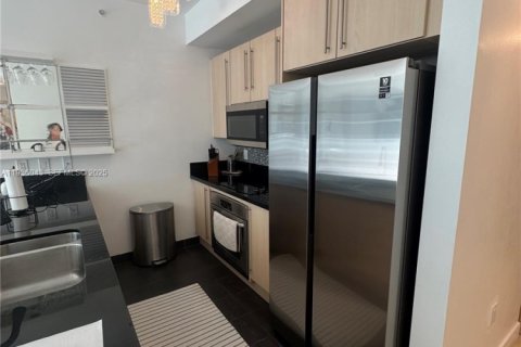 Condo in Miami, Florida, 2 bedrooms № 1994160 - photo 12