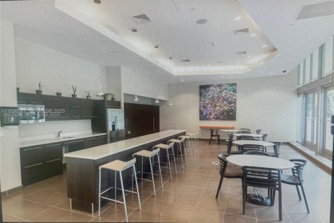 Condo in Miami, Florida, 2 bedrooms № 1994160 - photo 26