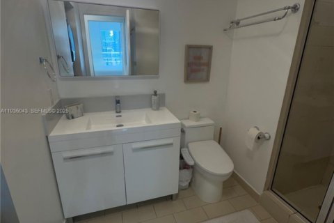Condo in Miami, Florida, 2 bedrooms № 1994160 - photo 16