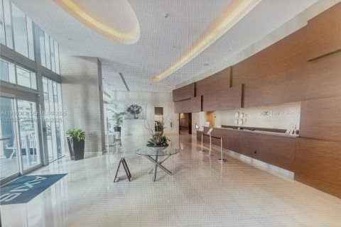 Condo in Miami, Florida, 2 bedrooms № 1994160 - photo 4