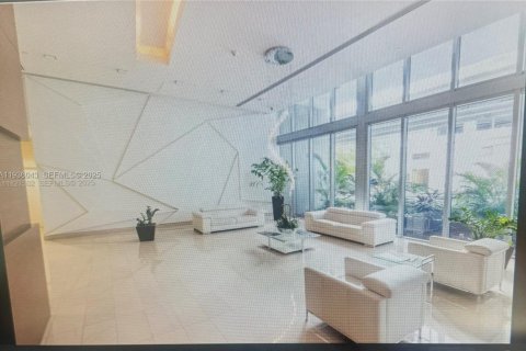 Condo in Miami, Florida, 2 bedrooms № 1994160 - photo 5