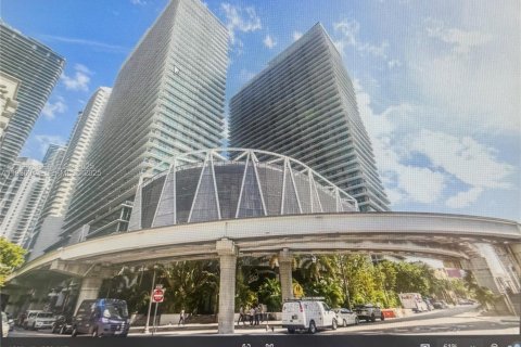 Condo in Miami, Florida, 2 bedrooms № 1994160 - photo 3