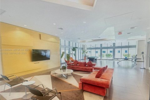 Condo in Miami, Florida, 2 bedrooms № 1994160 - photo 21
