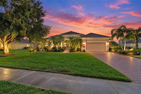 Villa ou maison à Bradenton, Floride 4 chambres, 244.8 m2 № 2409956