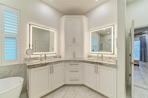 Villa ou maison à vendre à Bradenton, Floride: 4 chambres, 244.8 m2 № 2409956 - photo 14