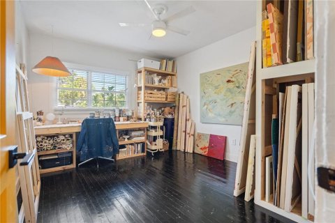 Commercial property in Saint Petersburg, Florida 6 bedrooms, 218.97 sq.m. № 1917747 - photo 21