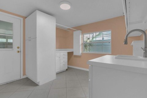 House in Orlando, Florida 3 bedrooms, 178.74 sq.m. № 1675426 - photo 23