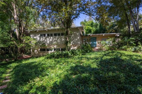 House in Gainesville, Florida 4 bedrooms, 354.33 sq.m. № 1746772 - photo 1