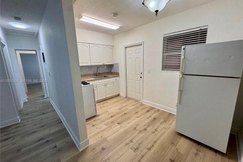 Apartment in North Miami Beach, Florida 2 bedrooms № 2009481 - photo 3