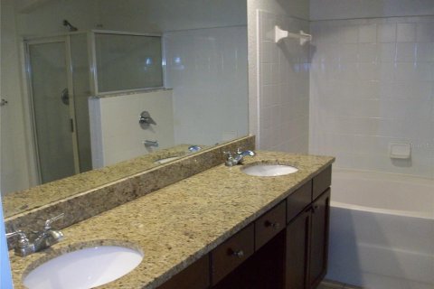Condo in Lake Mary, Florida, 3 bedrooms № 2105110 - photo 13