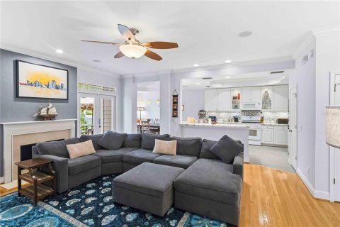 Townhouse in Tampa, Florida 4 bedrooms, 257.15 sq.m. № 2219527 - photo 16