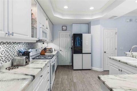 Townhouse in Tampa, Florida 4 bedrooms, 257.15 sq.m. № 2219527 - photo 19