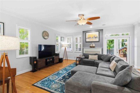 Townhouse in Tampa, Florida 4 bedrooms, 257.15 sq.m. № 2219527 - photo 14