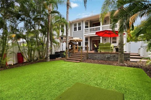 Townhouse in Tampa, Florida 4 bedrooms, 257.15 sq.m. № 2219527 - photo 6