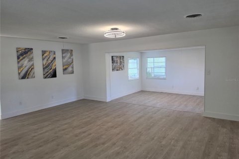 Casa en alquiler en Daytona Beach, Florida, 3 dormitorios, 146.04 m2 № 2237743 - foto 6