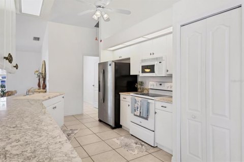 Villa ou maison à vendre à Port Charlotte, Floride: 3 chambres, 157.84 m2 № 1898765 - photo 20