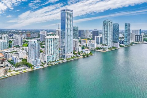 Condo in Miami, Florida, 1 bedroom  № 1897256 - photo 3