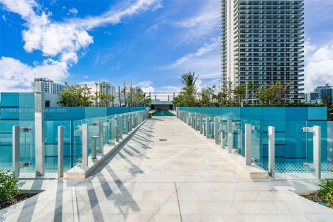 Condo in Miami, Florida, 1 bedroom  № 1897256 - photo 23