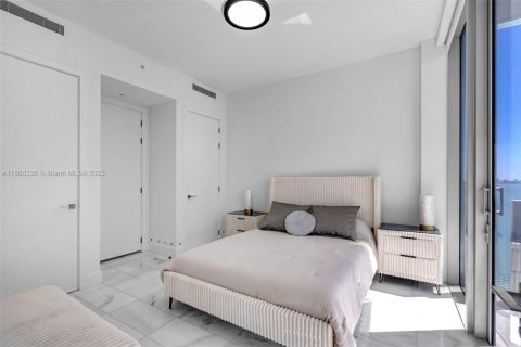 Condo in Miami, Florida, 1 bedroom  № 1897256 - photo 12