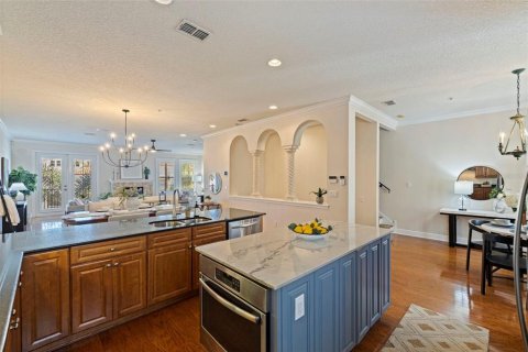 Touwnhouse à vendre à Tampa, Floride: 4 chambres, 261.06 m2 № 2098119 - photo 6