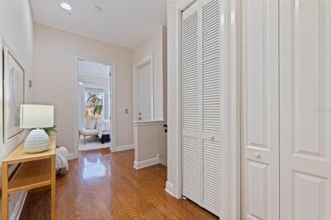 Touwnhouse à vendre à Tampa, Floride: 4 chambres, 261.06 m2 № 2098119 - photo 29