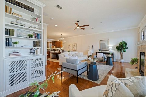 Touwnhouse à vendre à Tampa, Floride: 4 chambres, 261.06 m2 № 2098119 - photo 3