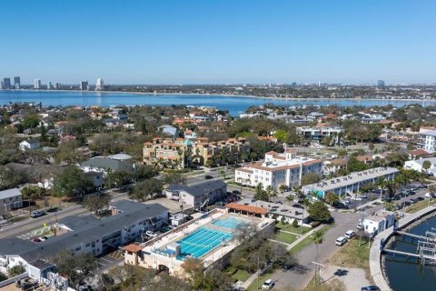 Touwnhouse à vendre à Tampa, Floride: 4 chambres, 261.06 m2 № 2098119 - photo 14