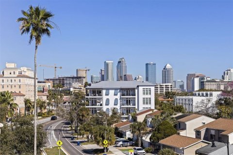 Touwnhouse à vendre à Tampa, Floride: 4 chambres, 261.06 m2 № 2098119 - photo 11