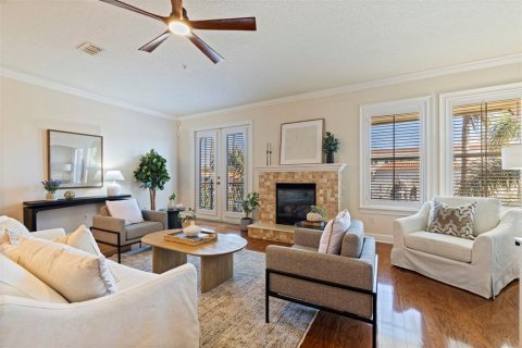Touwnhouse à vendre à Tampa, Floride: 4 chambres, 261.06 m2 № 2098119 - photo 4