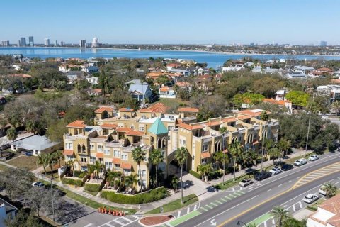 Touwnhouse à vendre à Tampa, Floride: 4 chambres, 261.06 m2 № 2098119 - photo 13