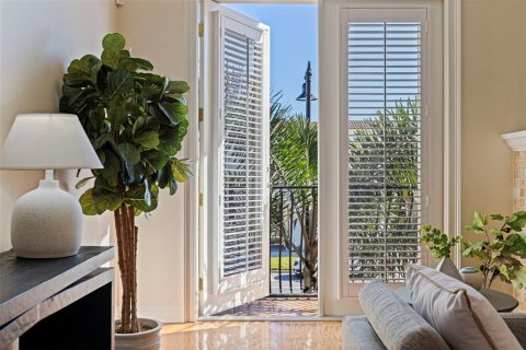 Touwnhouse à vendre à Tampa, Floride: 4 chambres, 261.06 m2 № 2098119 - photo 17