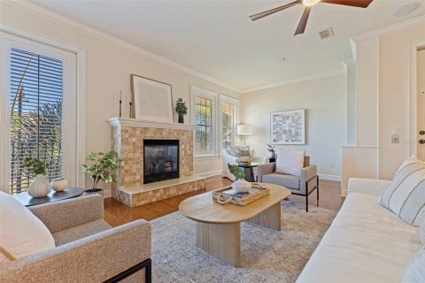 Touwnhouse à vendre à Tampa, Floride: 4 chambres, 261.06 m2 № 2098119 - photo 19