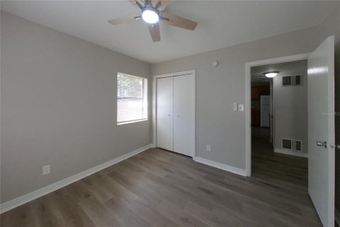 Villa ou maison à louer à Saint Petersburg, Floride: 3 chambres, 115.76 m2 № 2385963 - photo 12