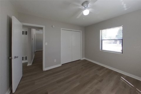 Villa ou maison à louer à Saint Petersburg, Floride: 3 chambres, 115.76 m2 № 2385963 - photo 10