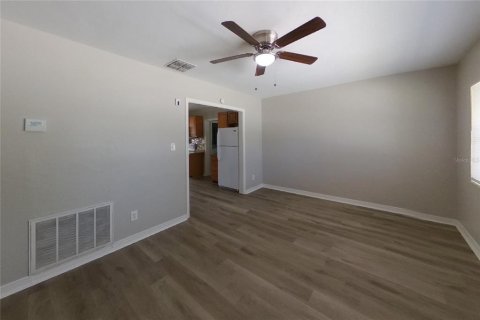 Villa ou maison à louer à Saint Petersburg, Floride: 3 chambres, 115.76 m2 № 2385963 - photo 3