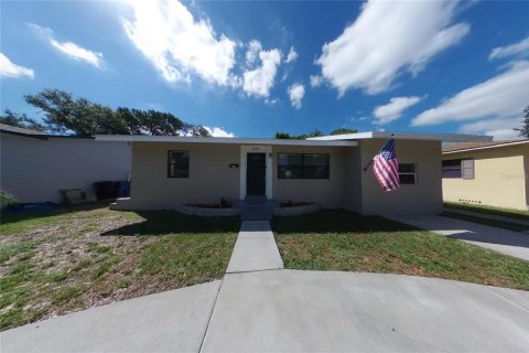 Villa ou maison à Saint Petersburg, Floride 3 chambres, 115.76 m2 № 2385963