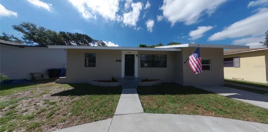 Villa ou maison à Saint Petersburg, Floride 3 chambres, 115.76 m2 № 2385963