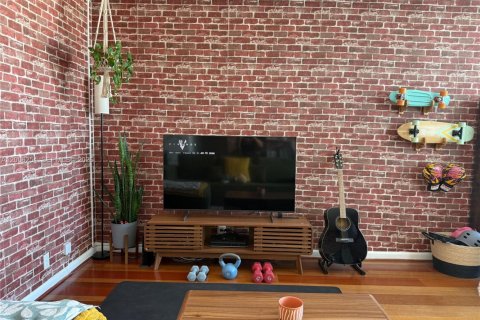 Estudio en el Condominio en Miami Beach, Florida  № 2182448