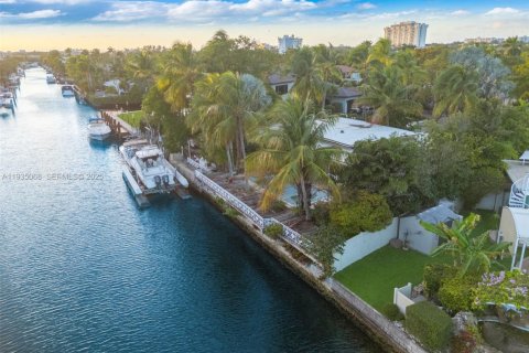 Купить виллу или дом в Норт-Майами, Флорида 2 спальни, 229.65м2, № 1993524 - фото 4