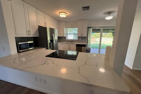 House in Jupiter, Florida 3 bedrooms, 111.11 sq.m. № 2188580 - photo 7