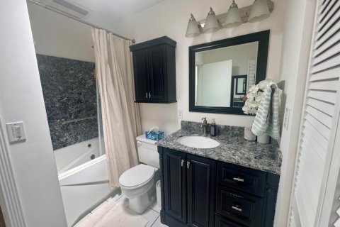 House in Jupiter, Florida 3 bedrooms, 111.11 sq.m. № 2188580 - photo 10