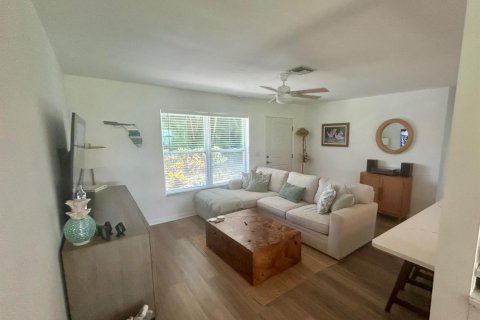 House in Jupiter, Florida 3 bedrooms, 111.11 sq.m. № 2188580 - photo 4