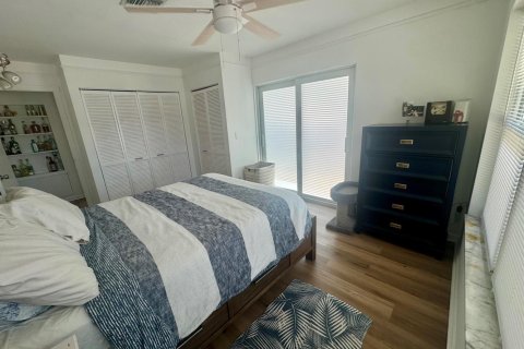 House in Jupiter, Florida 3 bedrooms, 111.11 sq.m. № 2188580 - photo 9