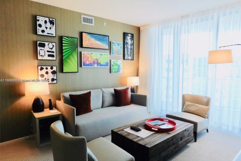 Condo in Hollywood, Florida, 2 bedrooms  № 2023110 - photo 10