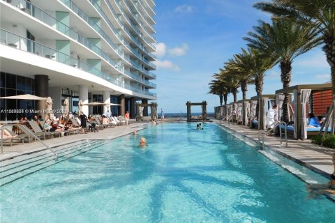 Condo in Hollywood, Florida, 2 bedrooms  № 2023110 - photo 3