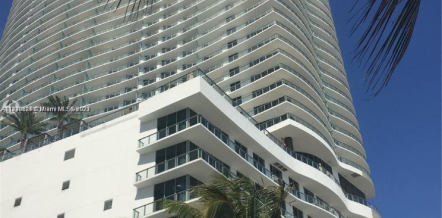 Condo in Hollywood, Florida, 2 bedrooms  № 2023110