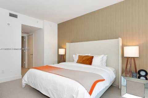 Condo in Hollywood, Florida, 2 bedrooms  № 2023110 - photo 17