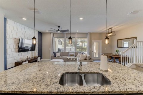 Touwnhouse à vendre à Davenport, Floride: 5 chambres, 211.91 m2 № 1386356 - photo 12
